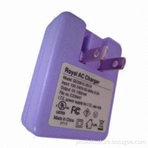 USB Power adapter with 5V/2A output, US/Japan plug, speaking English and Japanese